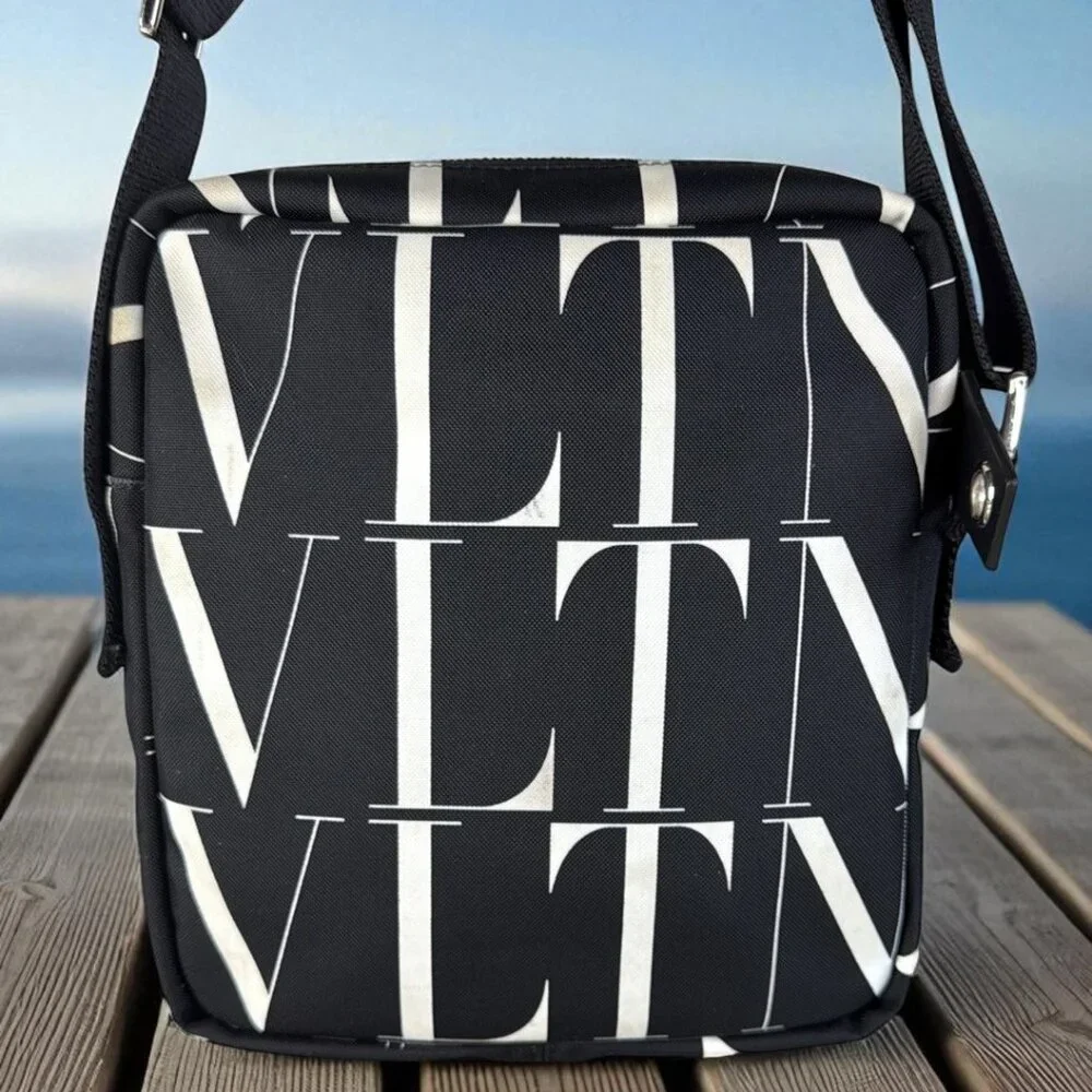 Valentino Garavani VLTN Logo Camera Crossbody Bag with COA - Picture 3 of 14